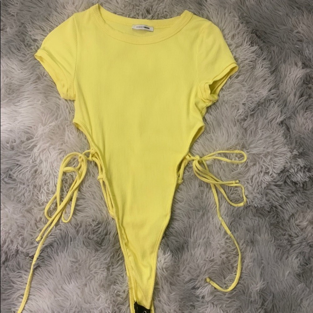 Yellow bodysuit 💛